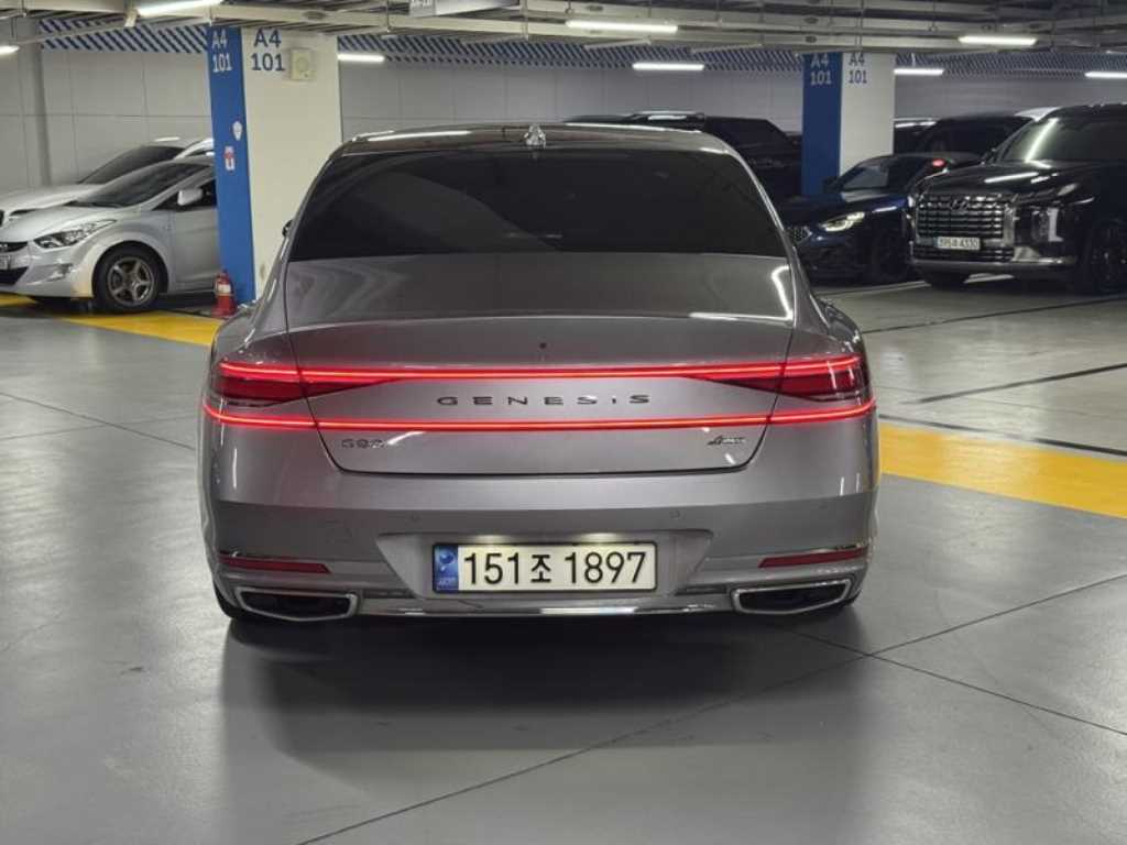 Genesis G90 - Vista 5