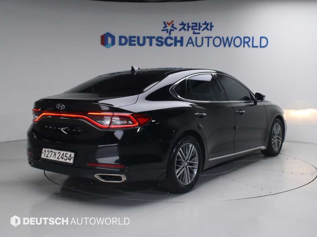 HYUNDAI Grandeur - Vista 2