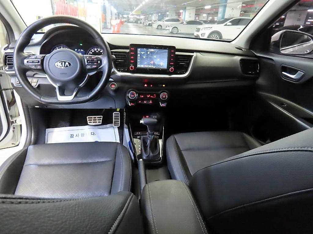 KIA Stonic - Vista 10