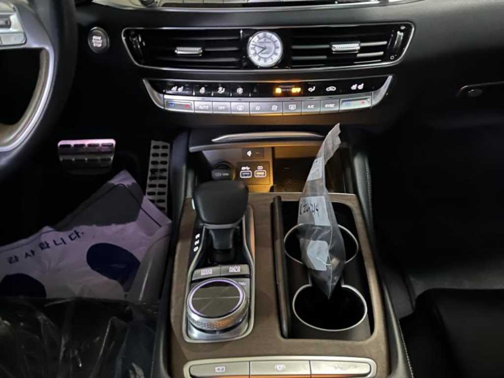 KIA K9 - Vista 10