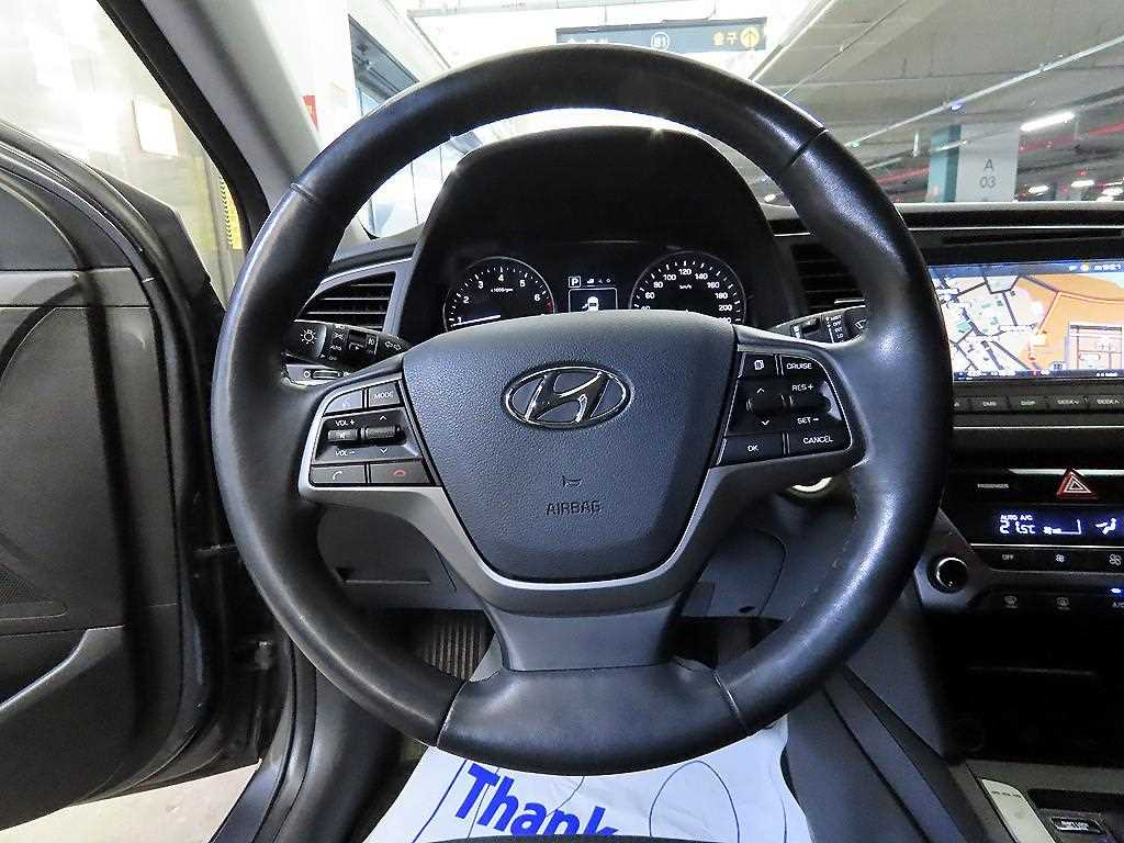 HYUNDAI Avante - Vista 8