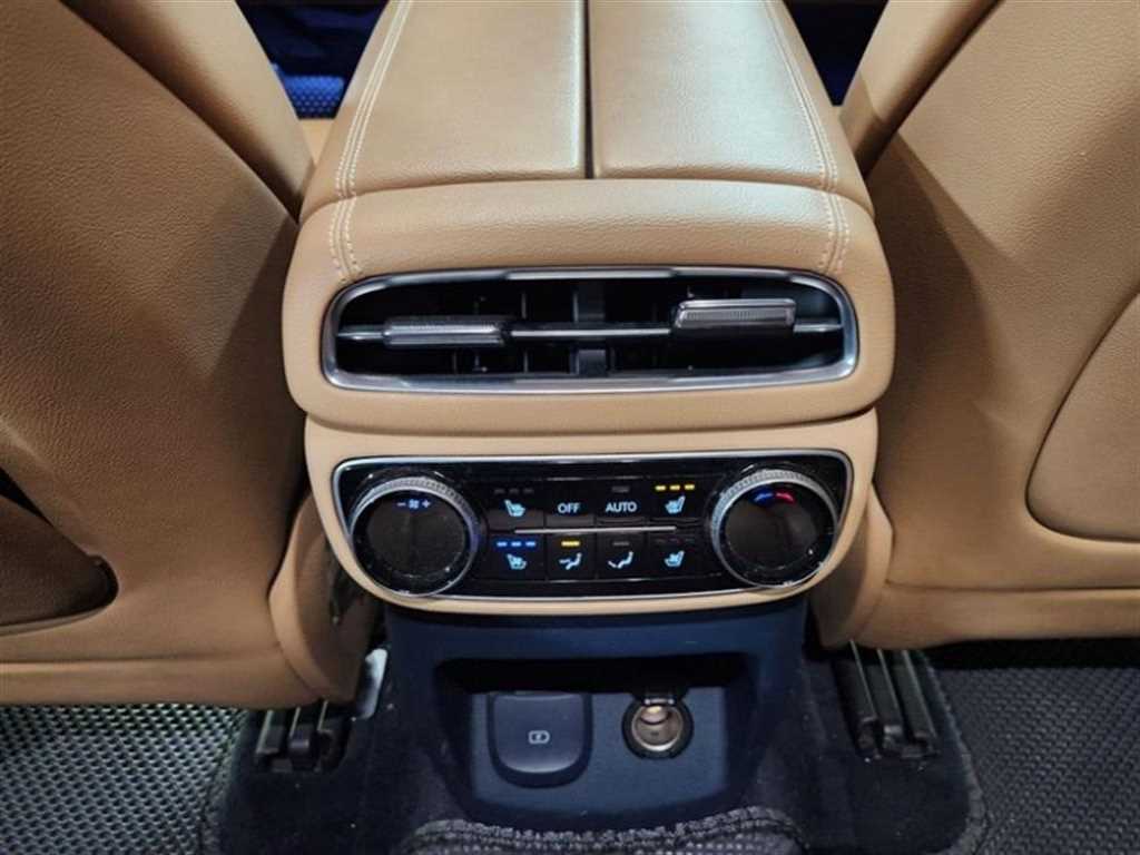 Genesis GV80 - Vista 11