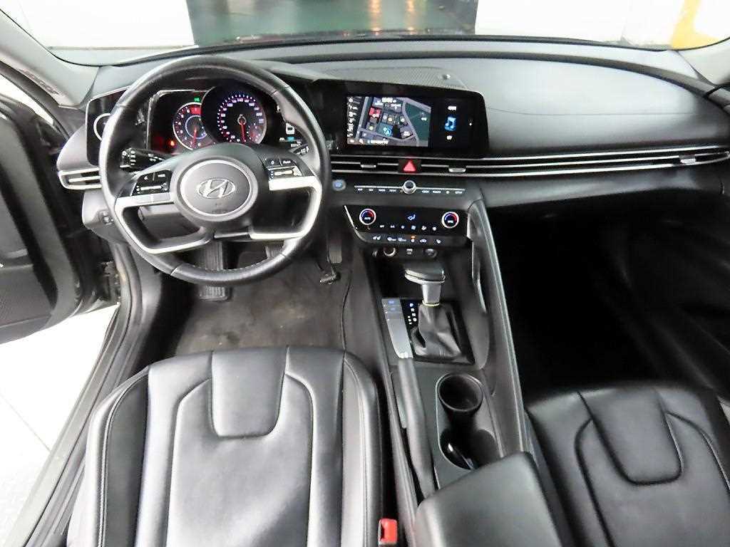 HYUNDAI Avante - Vista 6