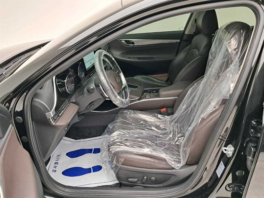 HYUNDAI Grandeur - Vista 11