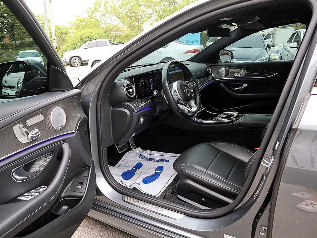 Mercedes Benz E class - Vista 6
