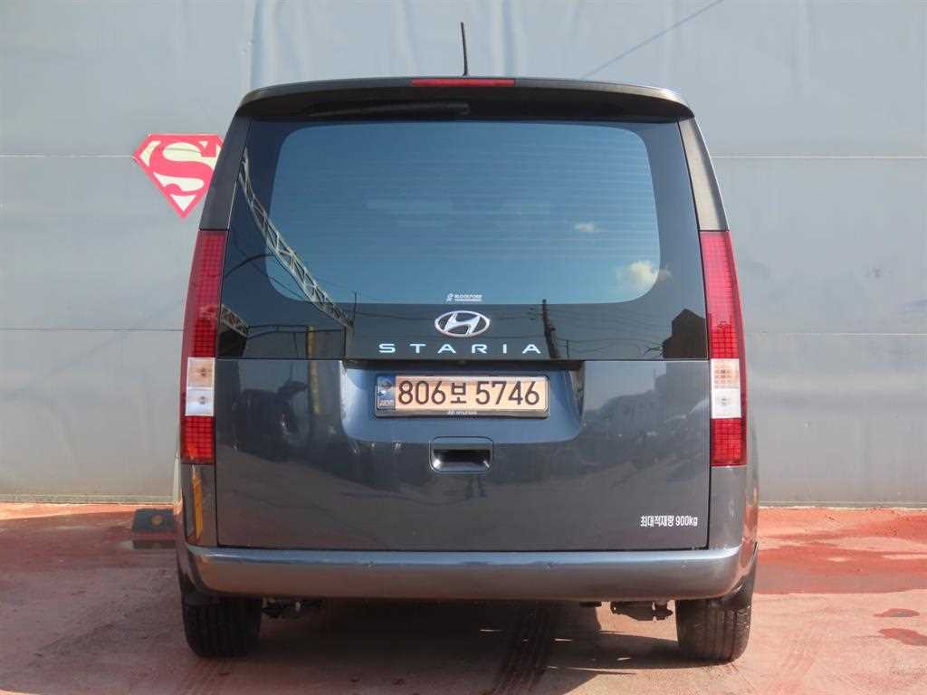 HYUNDAI Staria - Vista 4