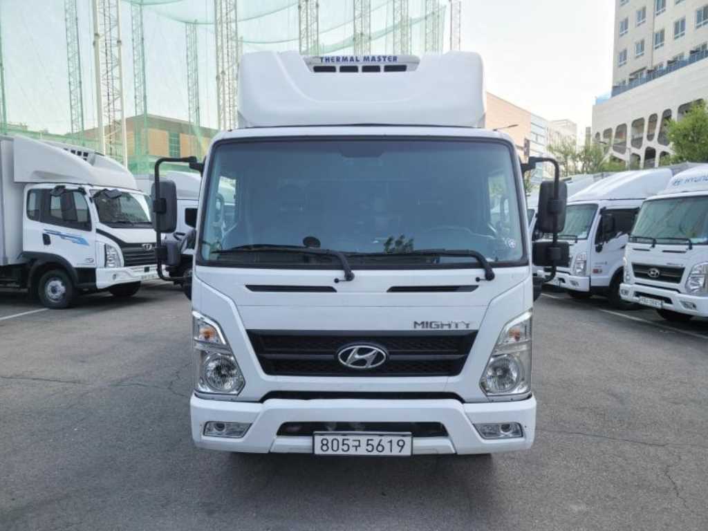medium and large cargo truck - Vista 5
