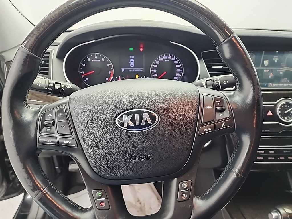 KIA K7 - Vista 9