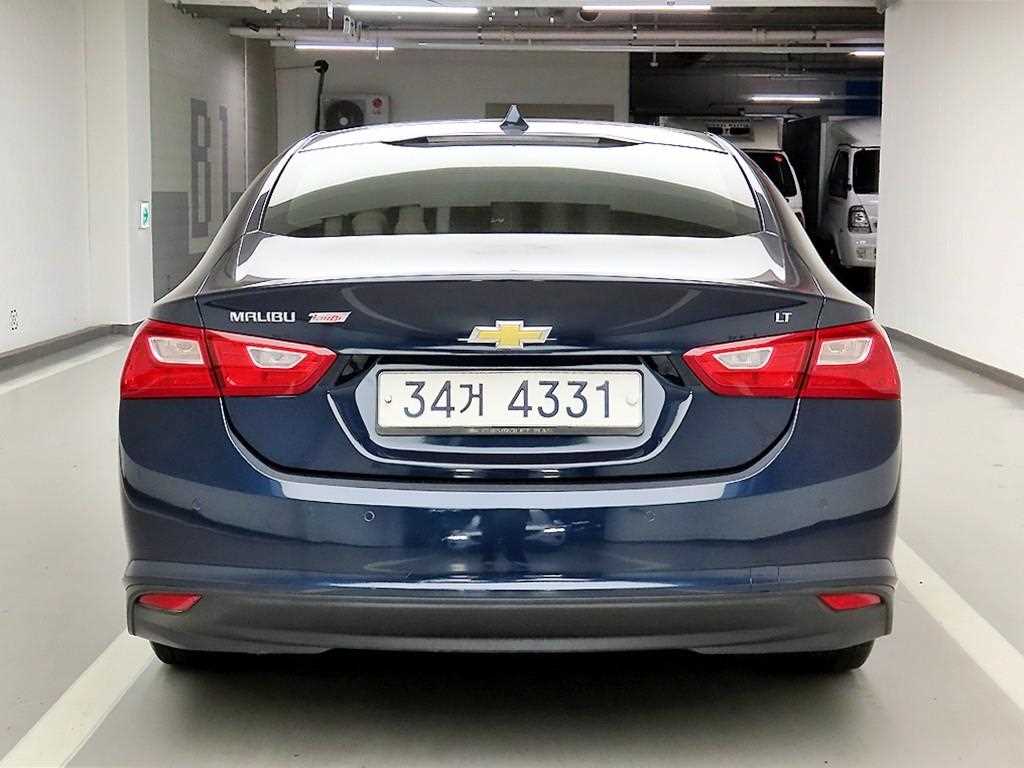 Chevrolet Malibu - Vista 3