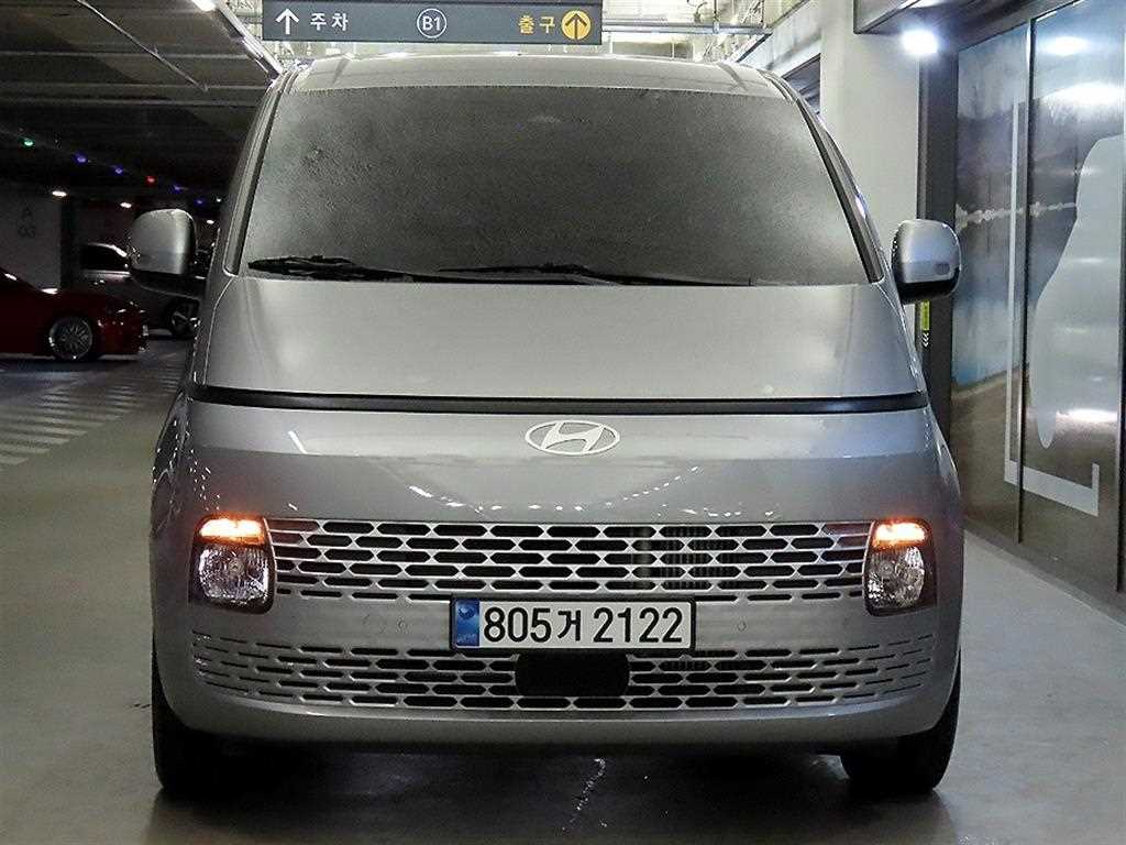 HYUNDAI Staria - Vista 2