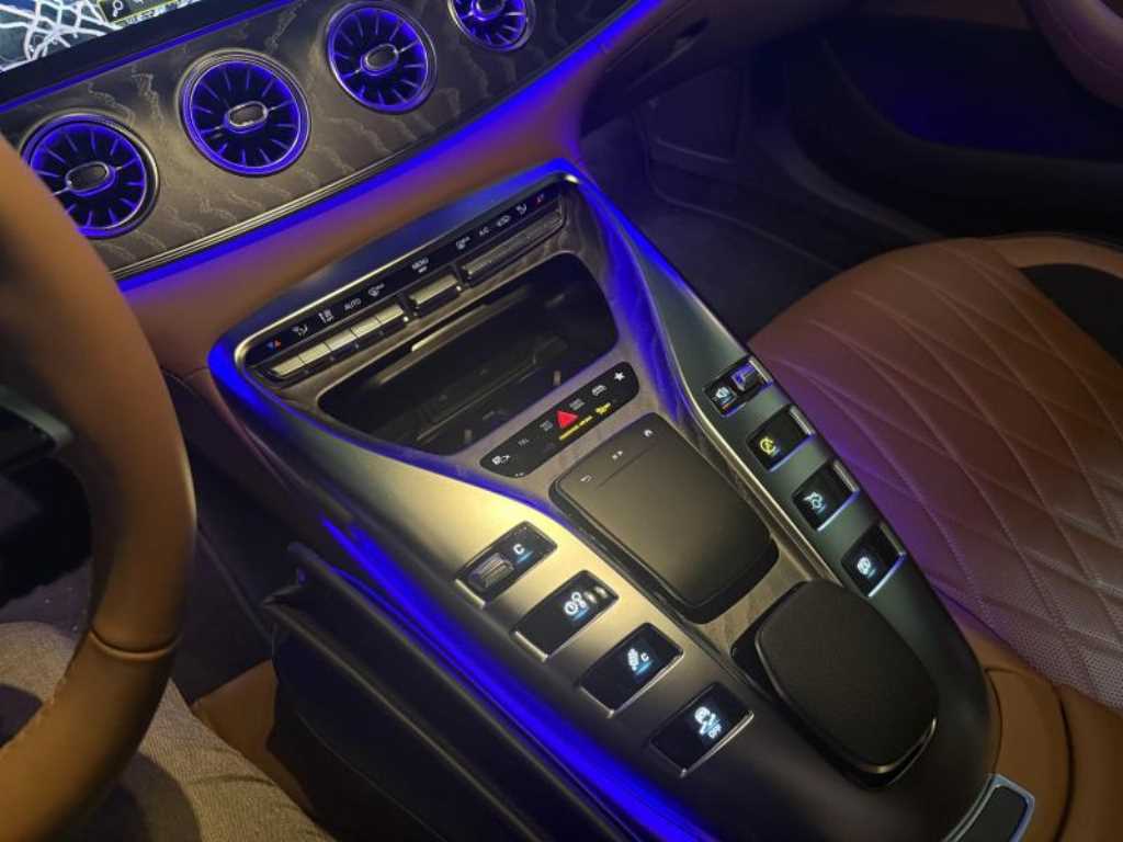 Mercedes Benz AMG GT - Vista 4