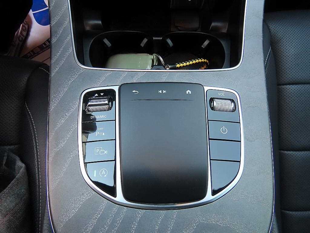 Mercedes Benz E class - Vista 12