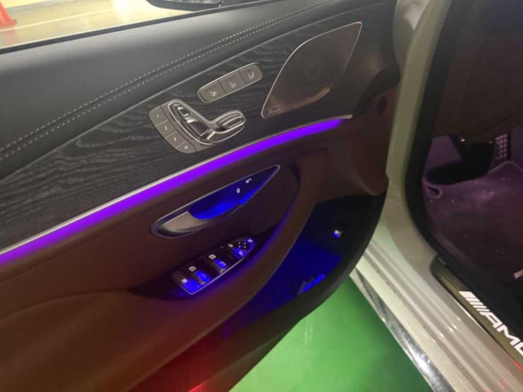 Mercedes Benz AMG GT - Vista 7