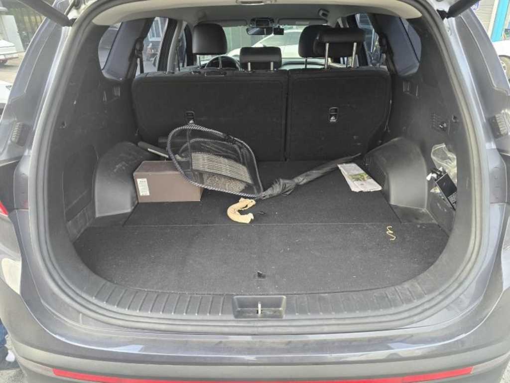 HYUNDAI Santa Fe - Vista 5