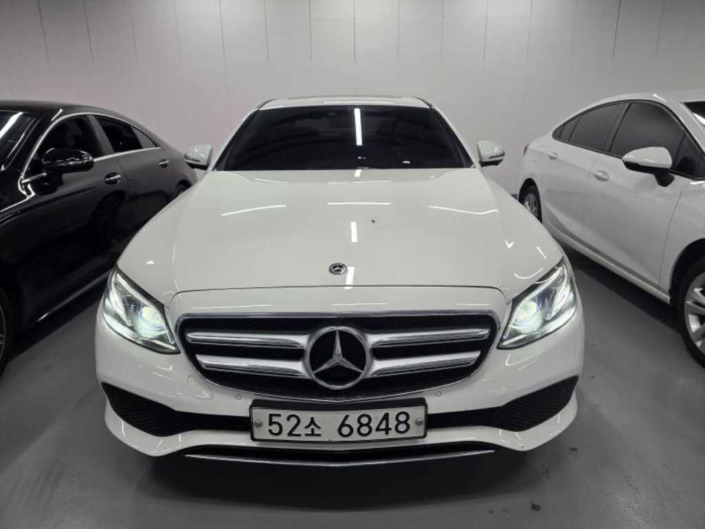 Mercedes Benz E class 2019 Blanco - Importación desde Corea - HF Imports Iquique - Foto 1