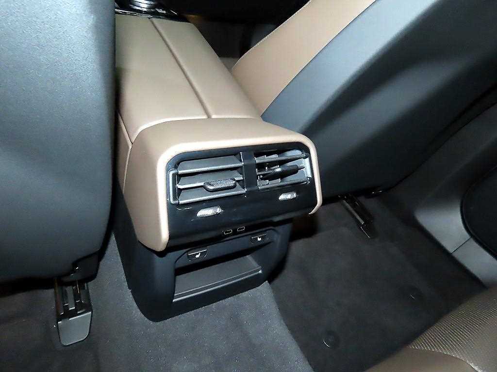 BMW 5 Series 2025 Negro - Importación desde Corea - HF Imports Iquique - Foto 16