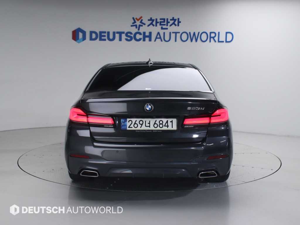 BMW 5 Series - Vista 4