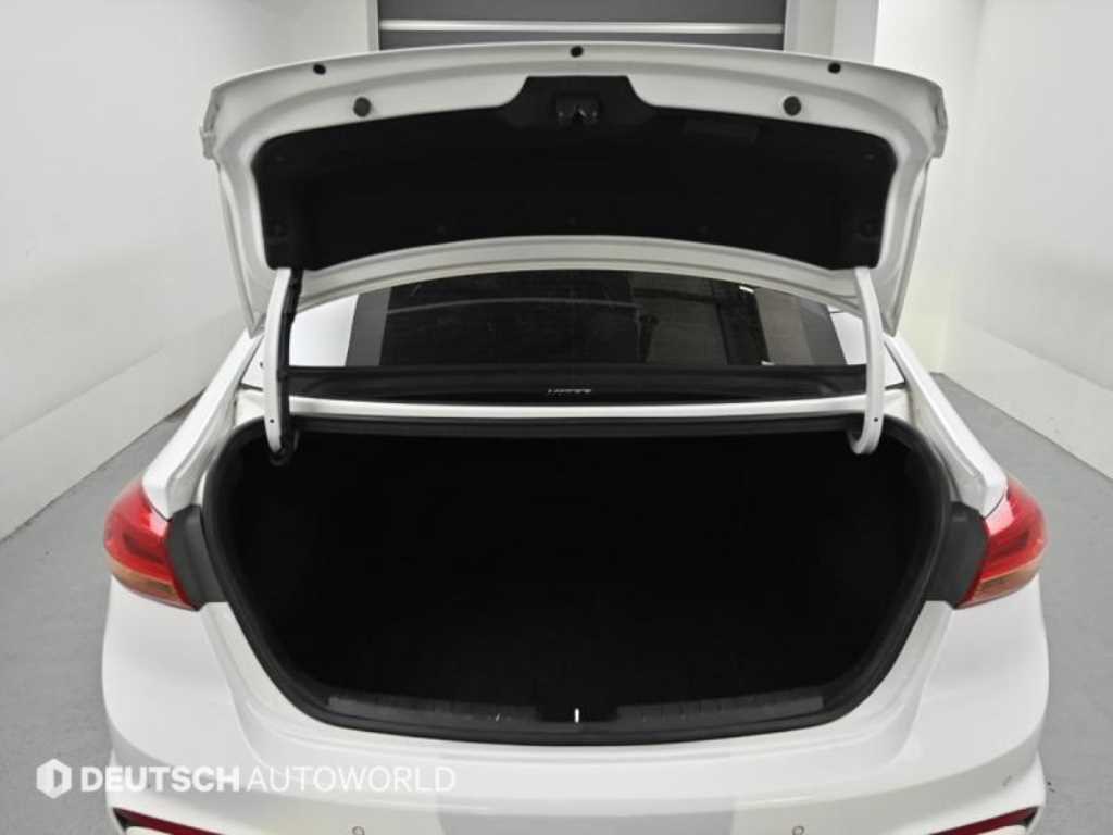 HYUNDAI Avante 2017 Blanco - Importación desde Corea - HF Imports Iquique - Foto 19