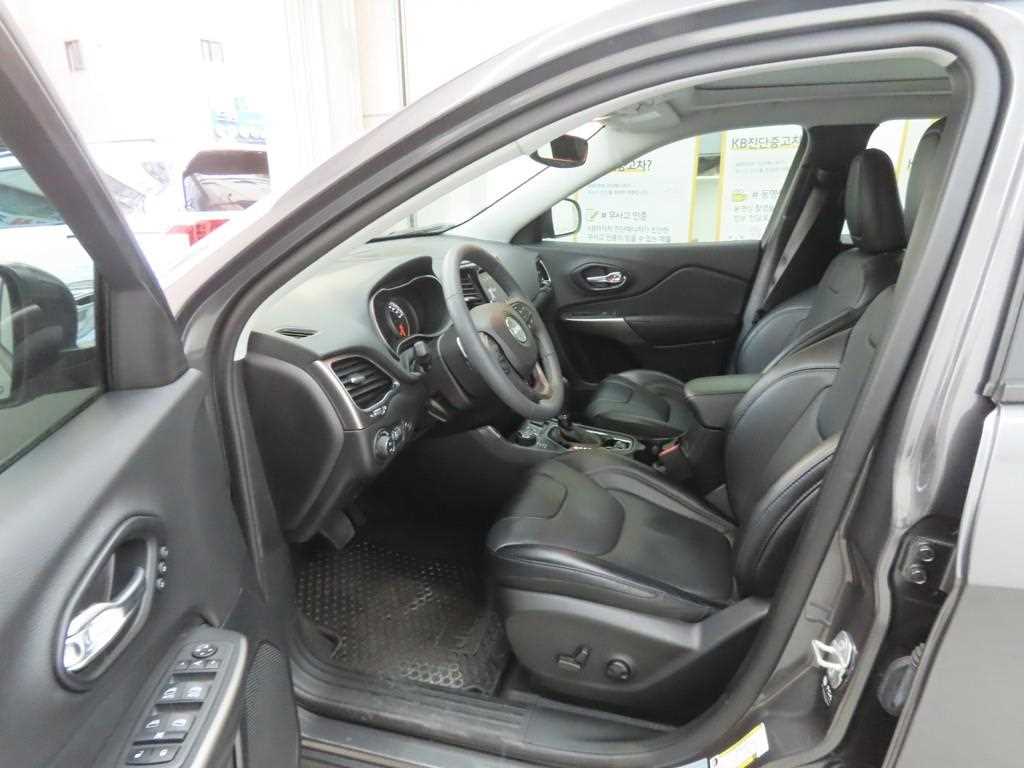 Jeep Cherokee - Vista 5