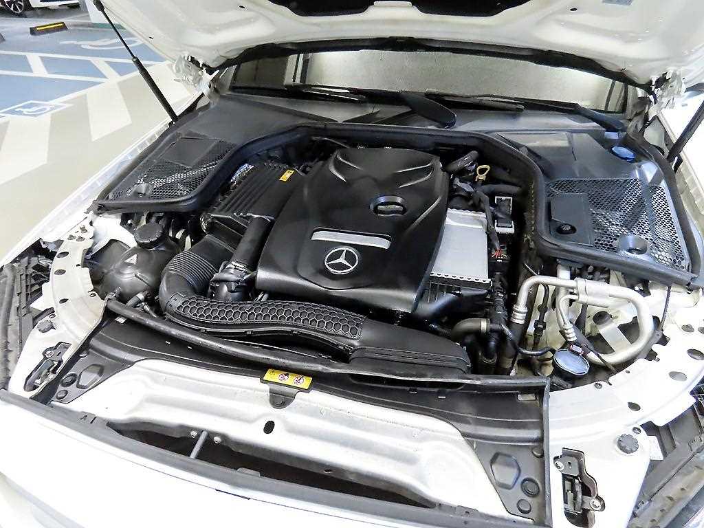 Mercedes Benz C Class 2018 Blanco - Importación desde Corea - HF Imports Iquique - Foto 19