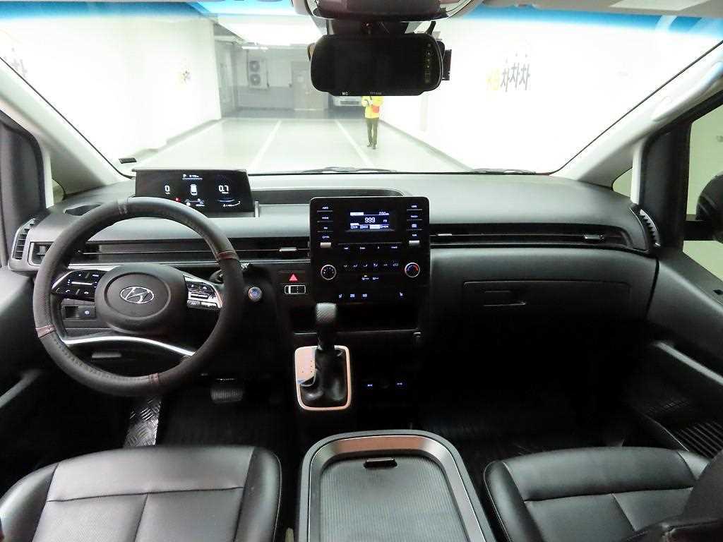 HYUNDAI Staria - Vista 6