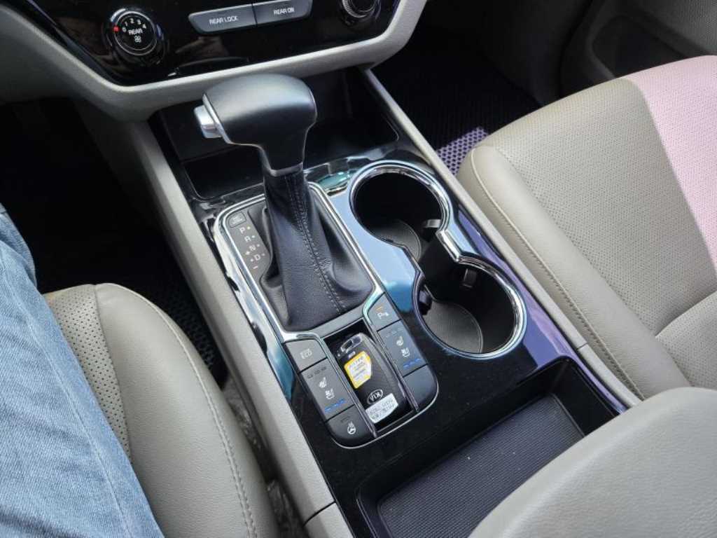KIA Carnival - Vista 10