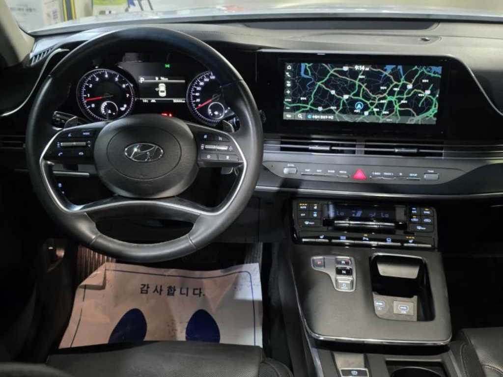 HYUNDAI Grandeur - Vista 10