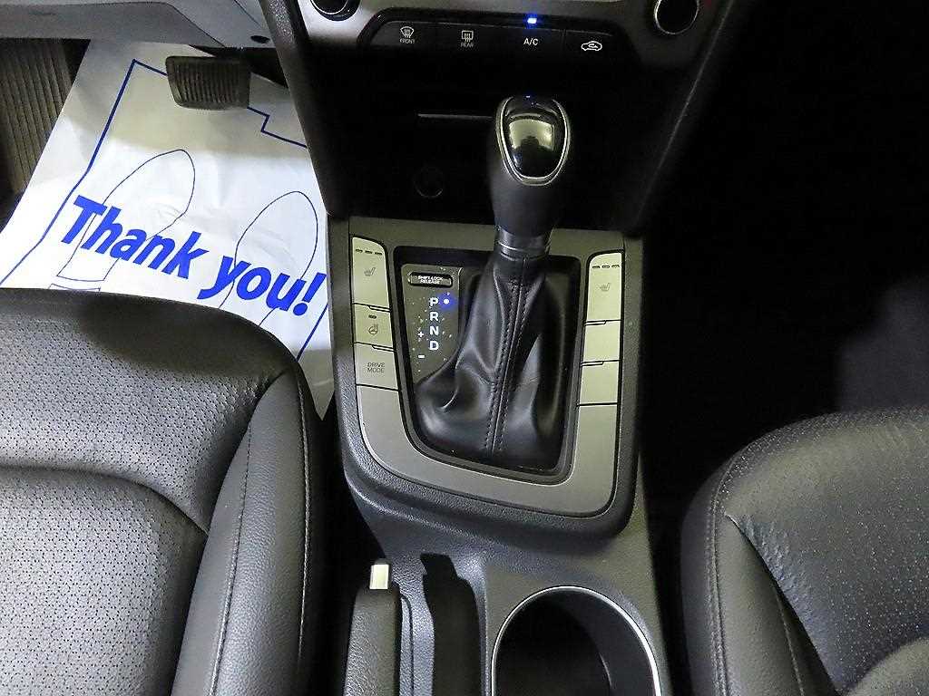 HYUNDAI Avante - Vista 12