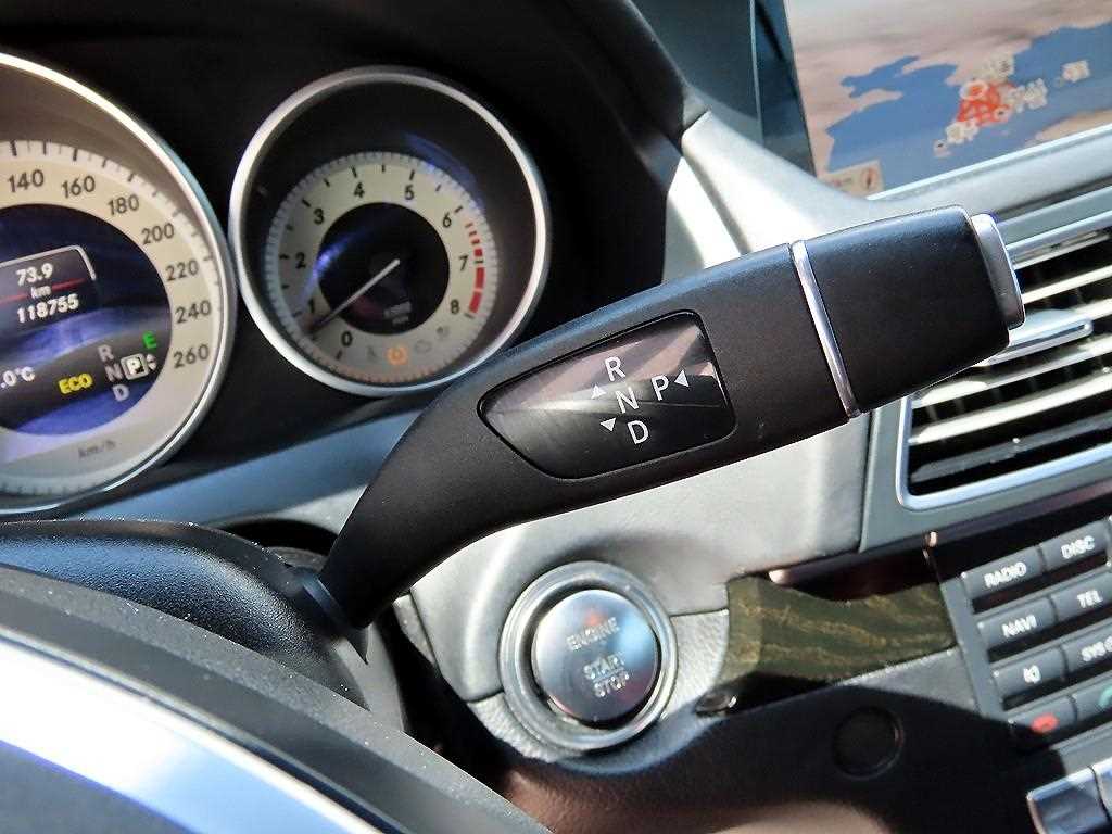 Mercedes Benz E class - Vista 10