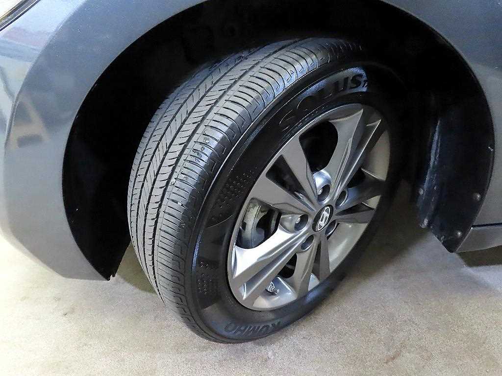 HYUNDAI Avante 2016 Gris - Importación desde Corea - HF Imports Iquique - Foto 18
