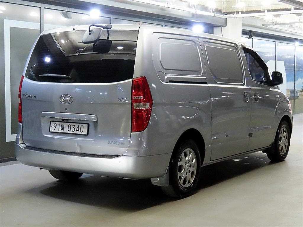 HYUNDAI Starex - Vista 4