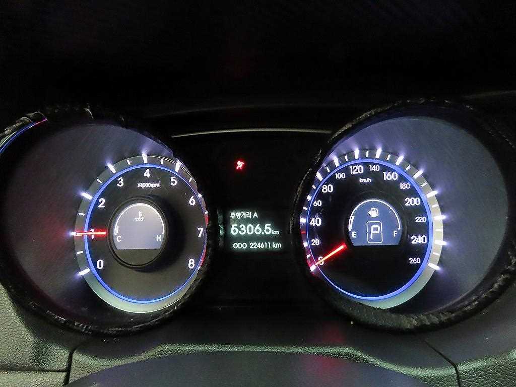 HYUNDAI Sonata - Vista 6
