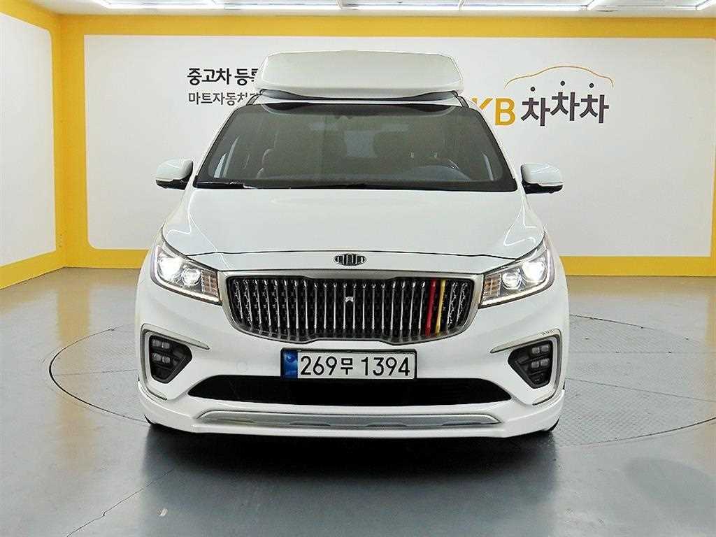 KIA Carnival 2019 the color of pearl - Importación desde Corea - HF Imports Iquique - Foto 1