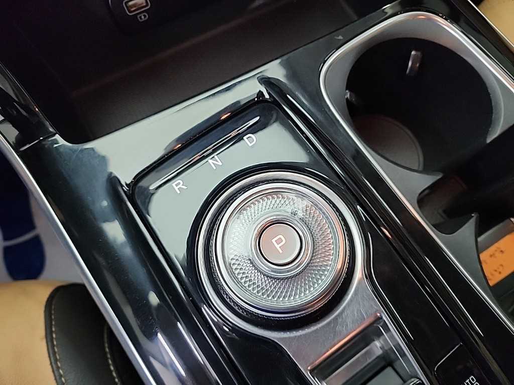 KIA Carnival - Vista 8