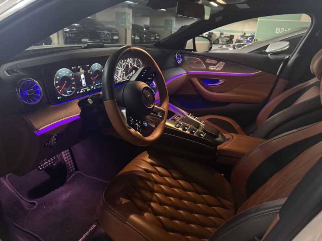 Mercedes Benz AMG GT - Vista 8