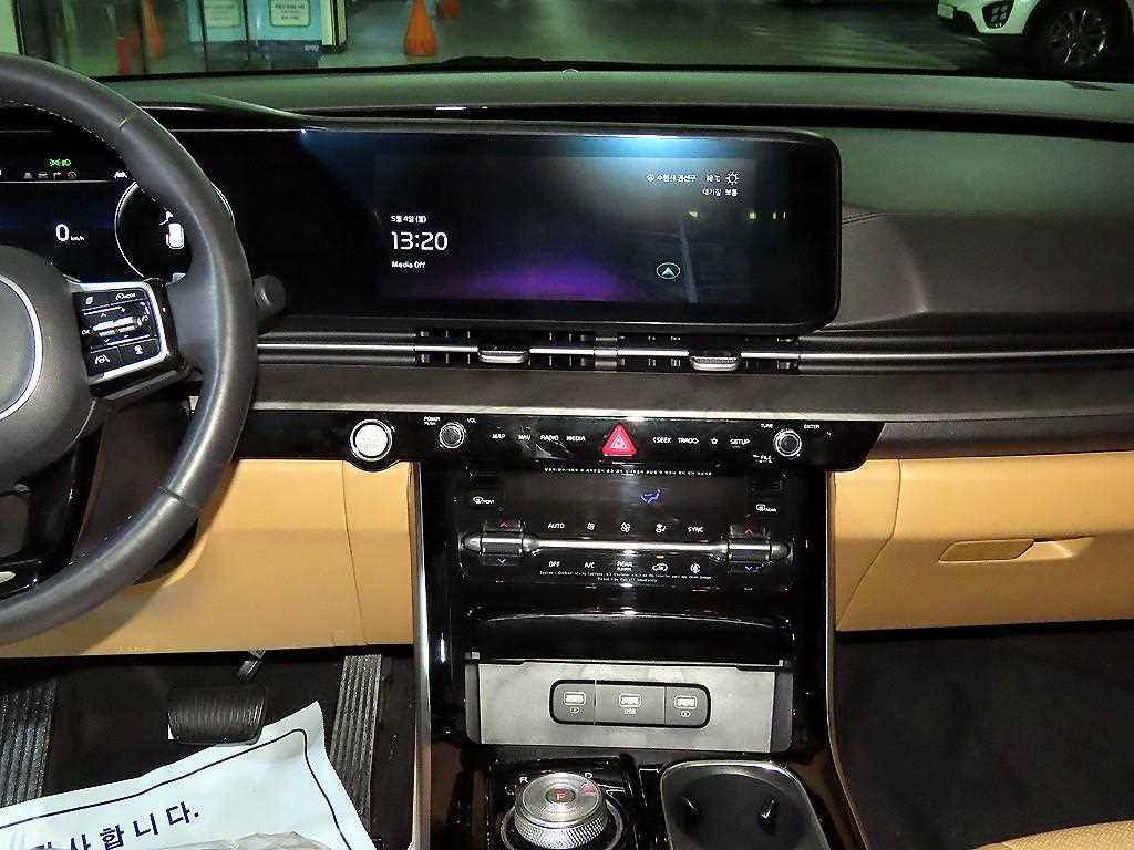 KIA Carnival - Vista 11