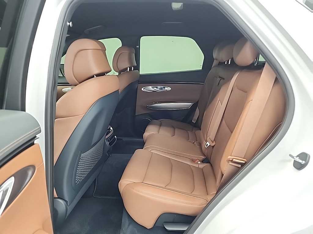Genesis GV70 - Vista 12