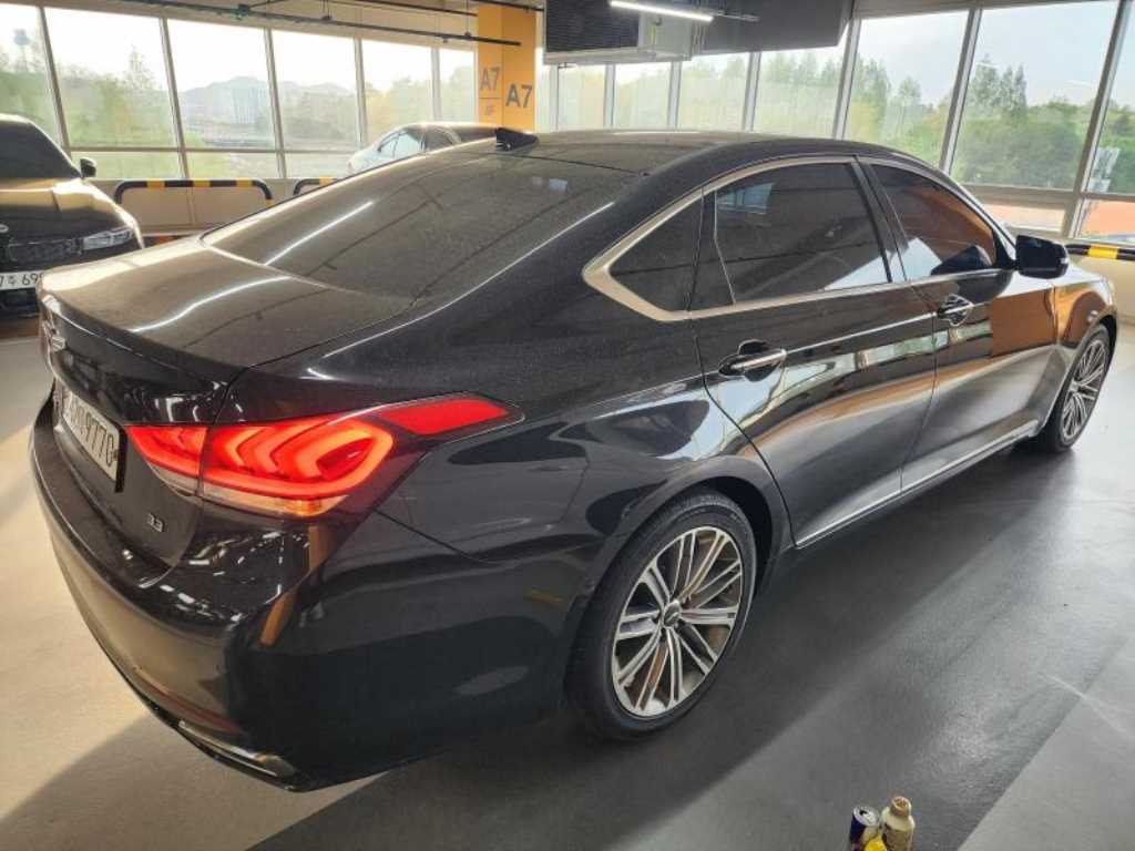 Genesis G80 - Vista 6
