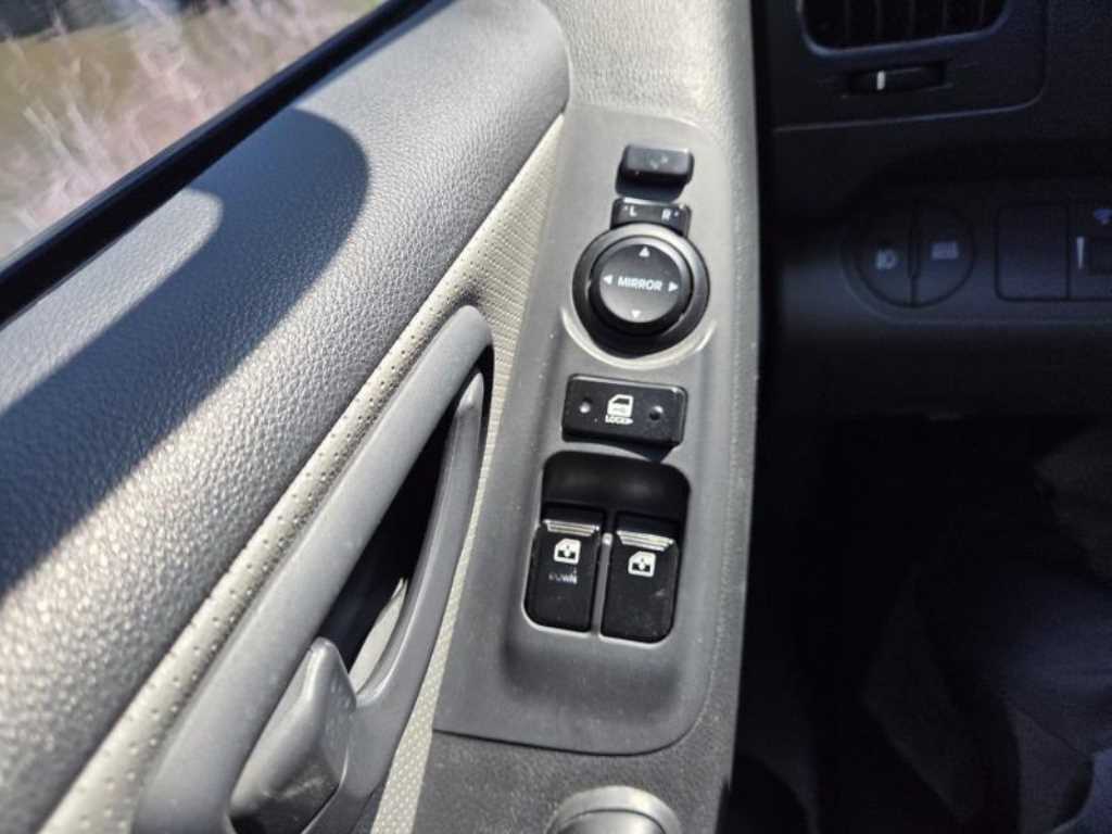 HYUNDAI Starex - Vista 10