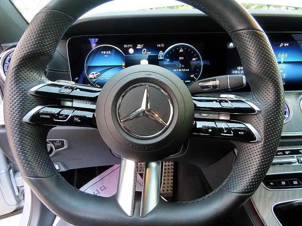 Mercedes Benz E class - Vista 8