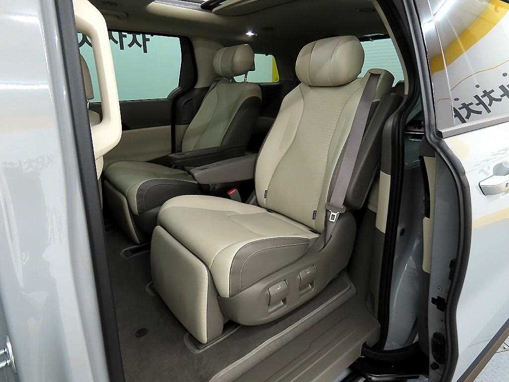 KIA Carnival - Vista 6