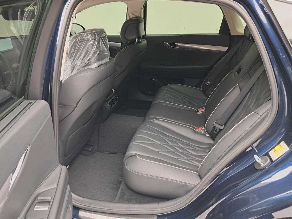 Genesis G80 - Vista 12