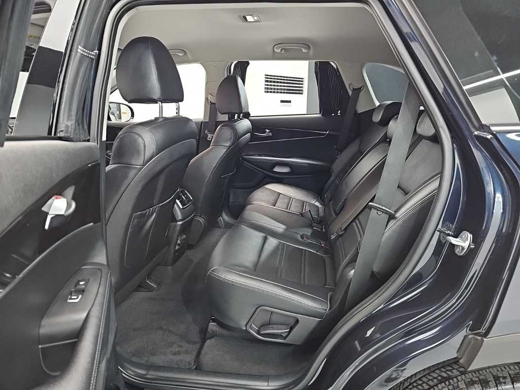 KIA Sorento - Vista 12