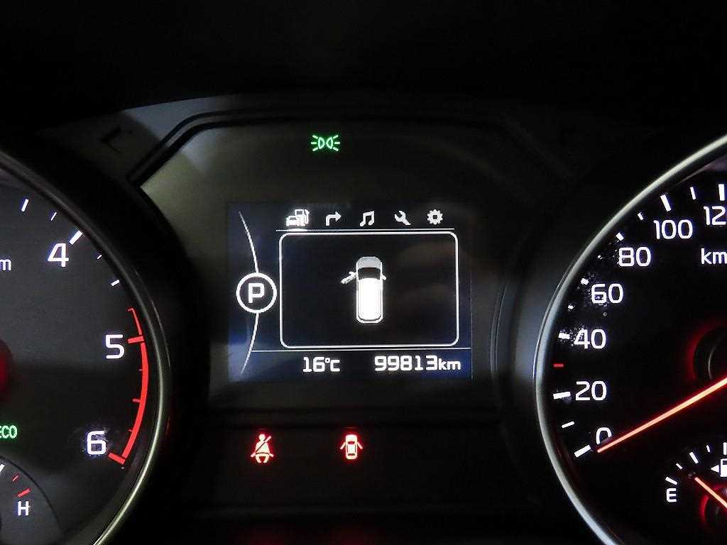KIA Carnival - Vista 10