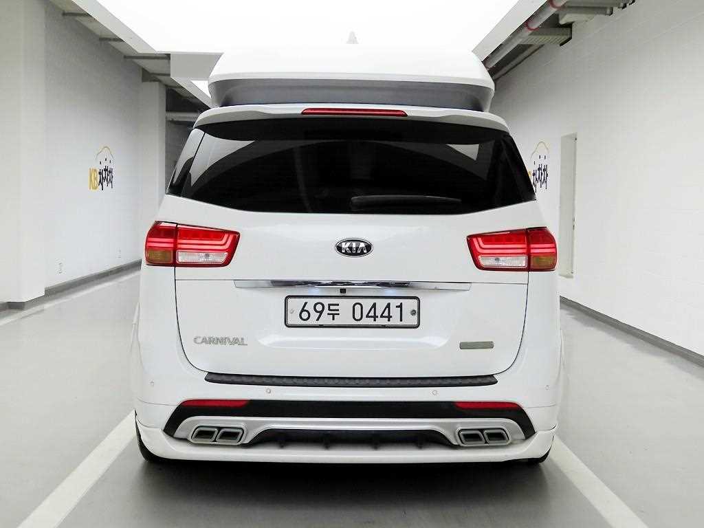 KIA Carnival - Vista 3