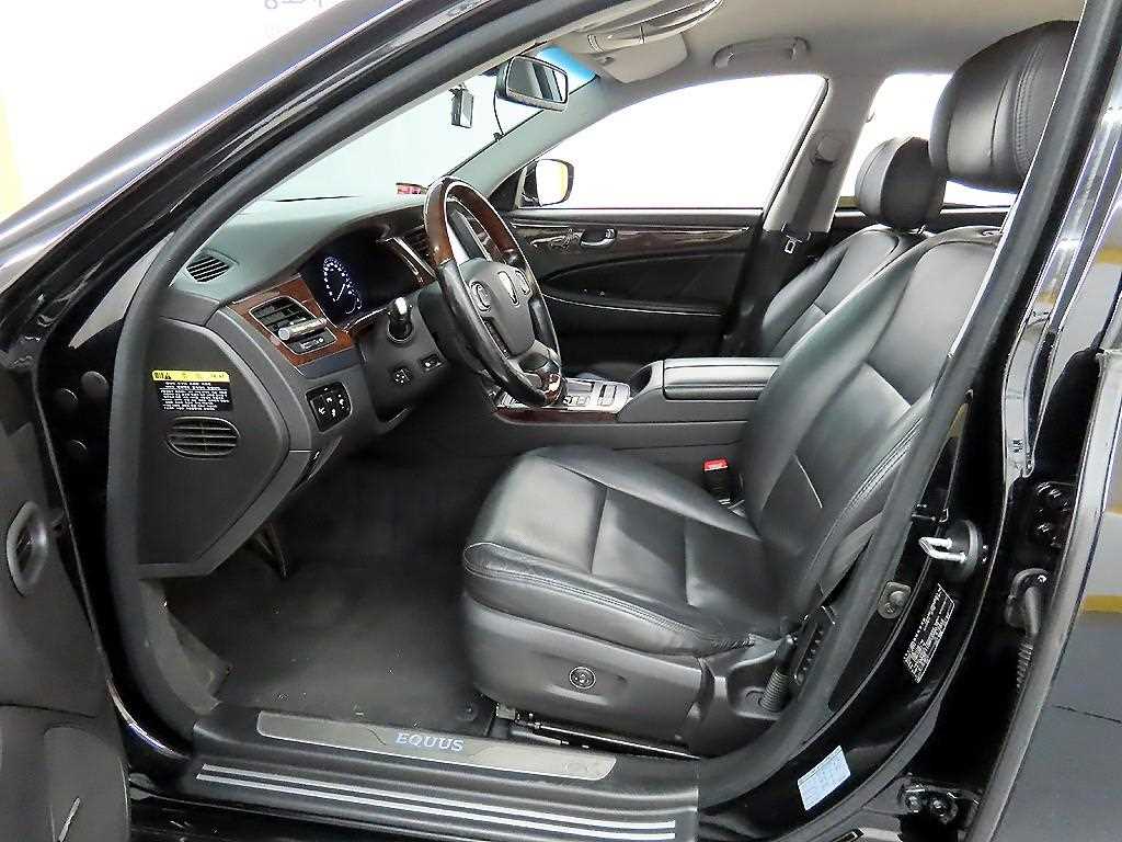 HYUNDAI Equus - Vista 5