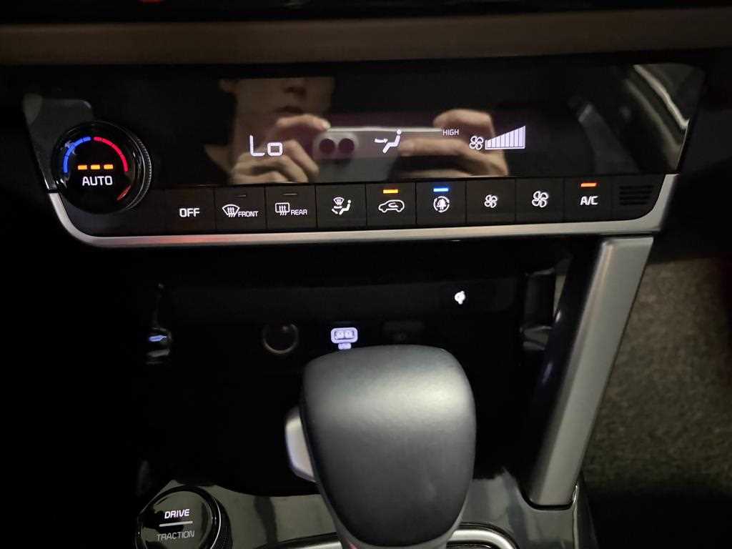 KIA Seltos - Vista 12