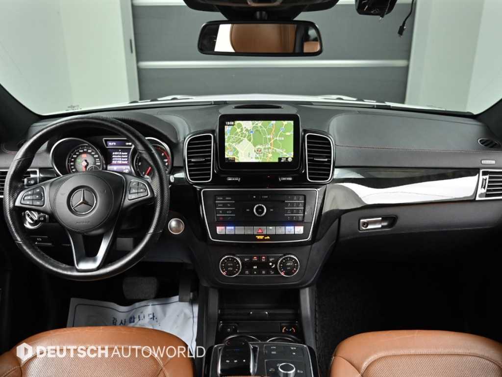 Mercedes Benz GLS Class - Vista 7