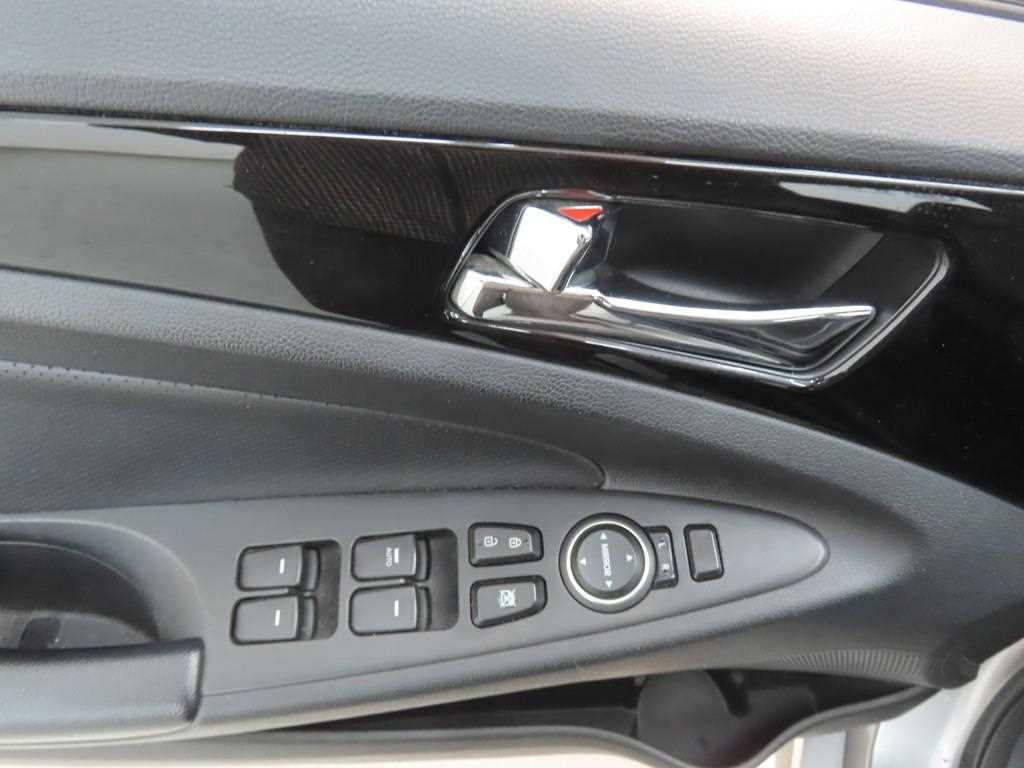 HYUNDAI Sonata - Vista 9