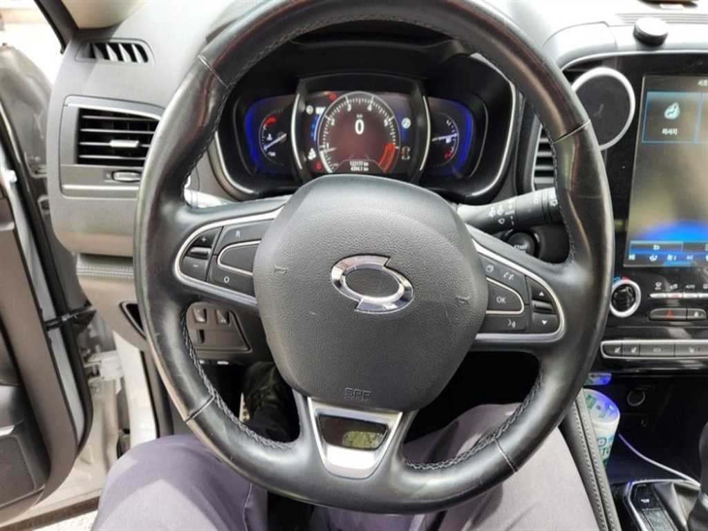 SAMSUNG QM6 - Vista 11
